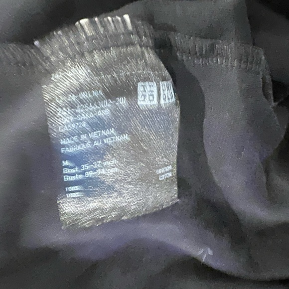 Uniqlo Women’s M T Shirt black - Picture 4 of 4